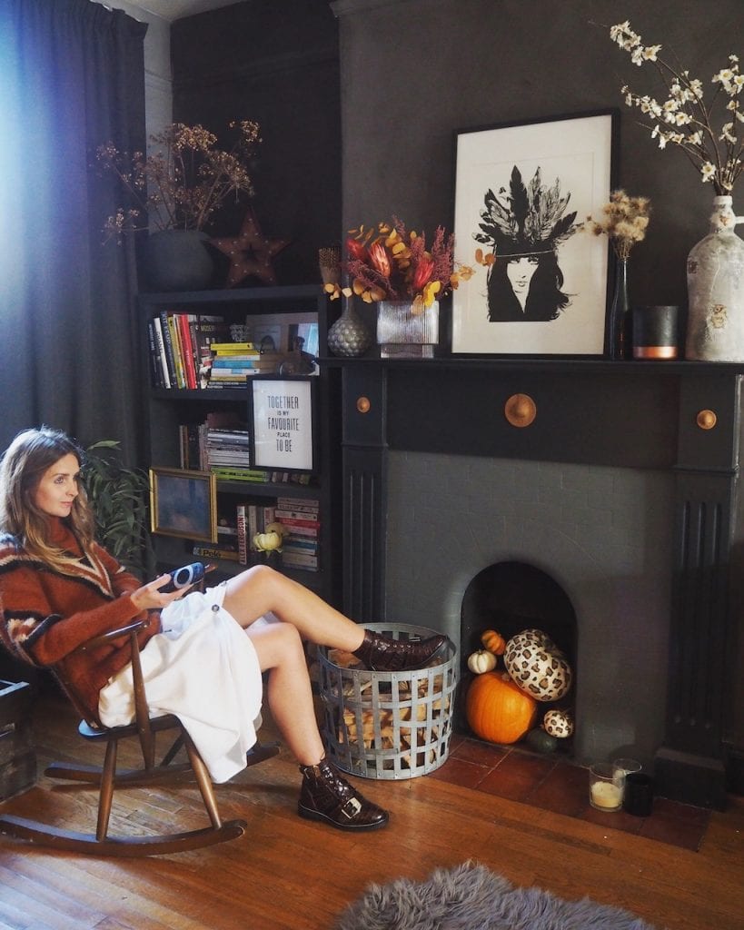 Living room, autumn